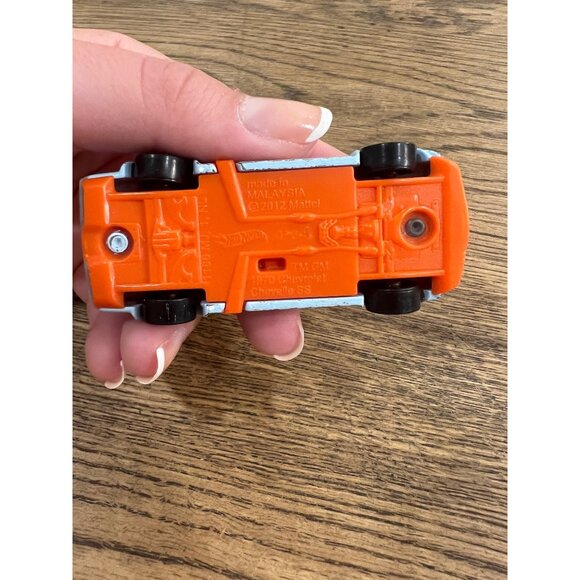 Hot Wheels '70 Chevy Chevelle SS - Gulf Blue - 2012 HW Showroom Diecast Car 1/64 - Picture 4 of 4